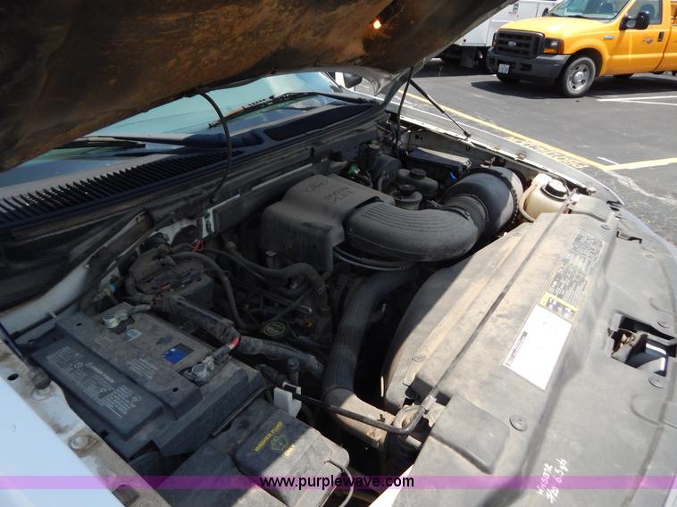 image for item G3300 2002 Ford F150 XL SuperCab pickup truck