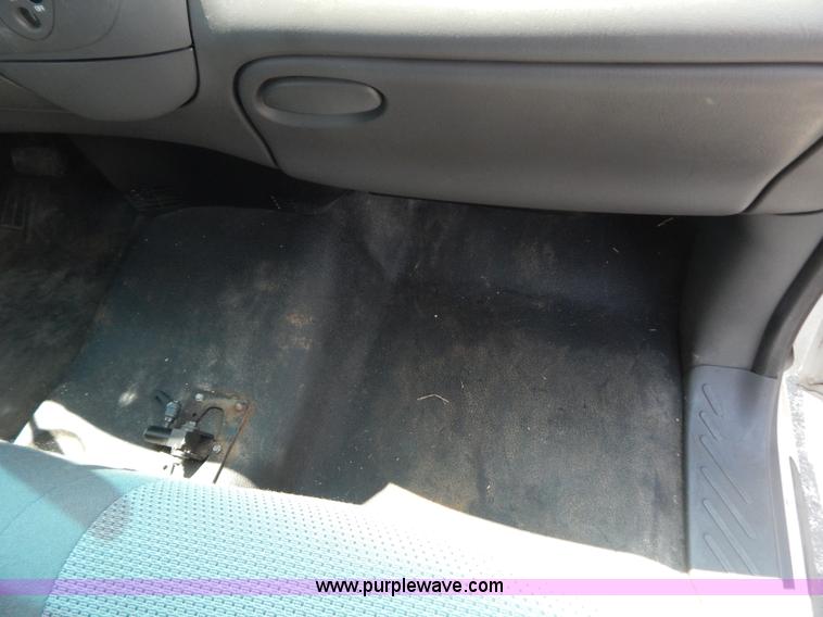 image for item G3300 2002 Ford F150 XL SuperCab pickup truck