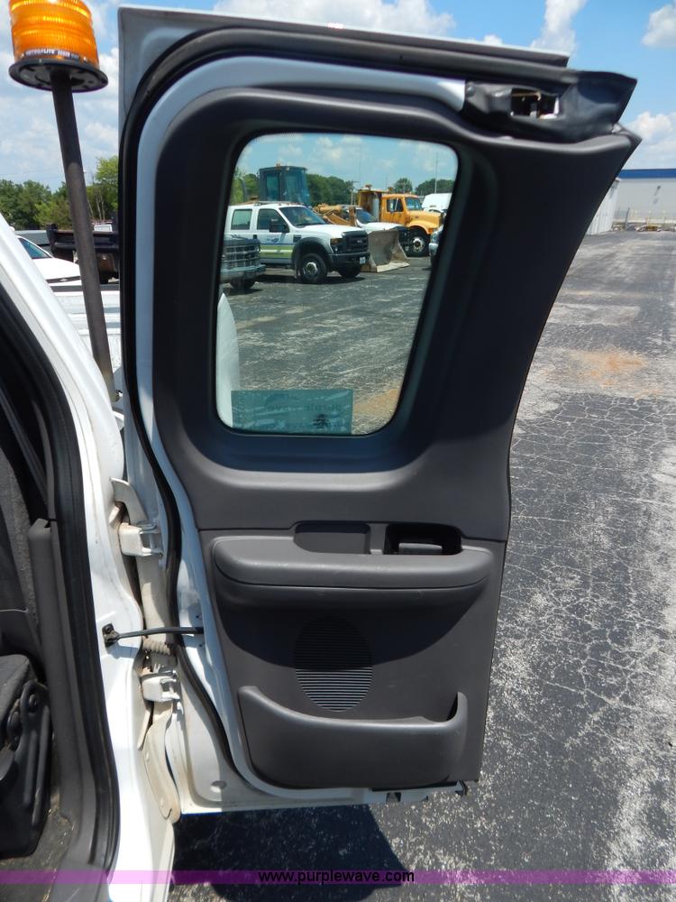 image for item G3300 2002 Ford F150 XL SuperCab pickup truck