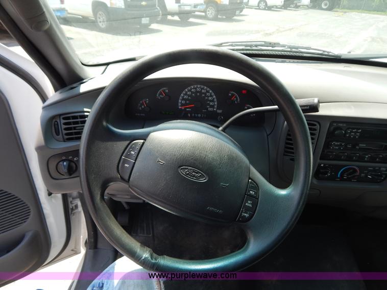 image for item G3300 2002 Ford F150 XL SuperCab pickup truck