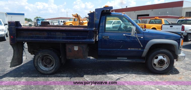 image for item G3301 2000 Chevrolet C3500 HD dump truck
