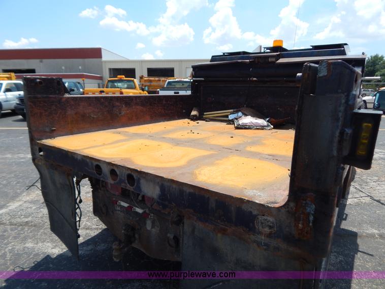 image for item G3301 2000 Chevrolet C3500 HD dump truck