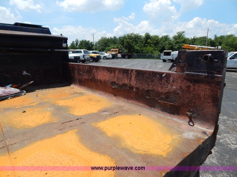 image for item G3301 2000 Chevrolet C3500 HD dump truck