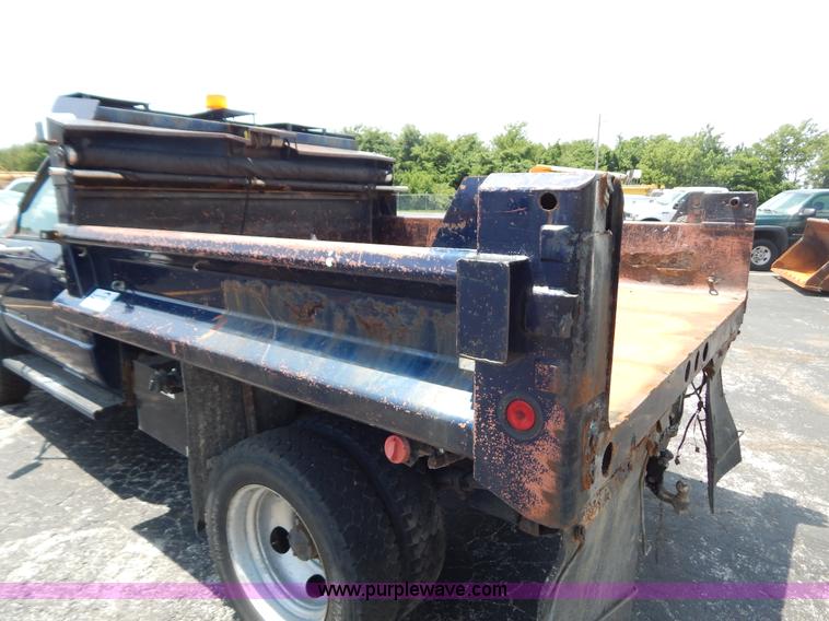 image for item G3301 2000 Chevrolet C3500 HD dump truck