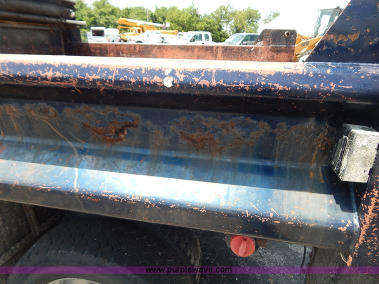 image for item G3301 2000 Chevrolet C3500 HD dump truck