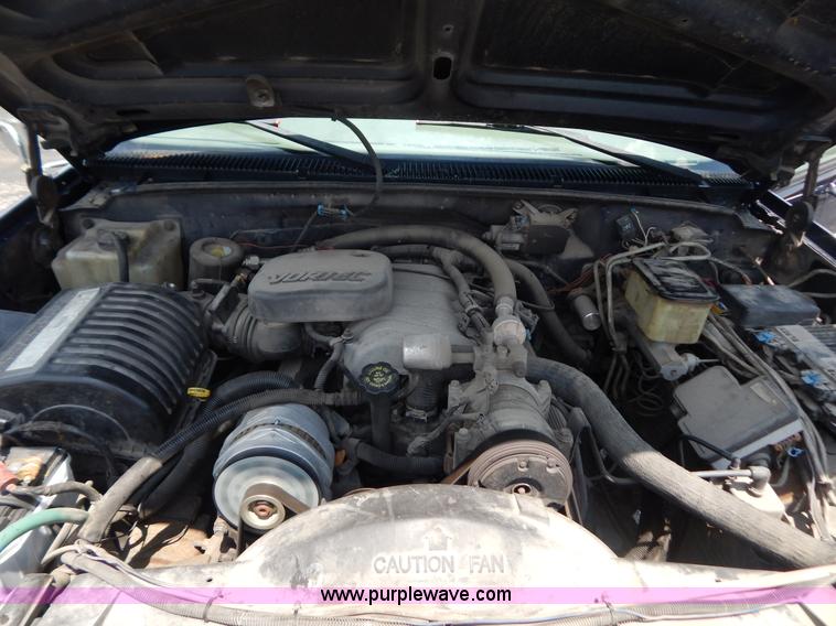 image for item G3301 2000 Chevrolet C3500 HD dump truck