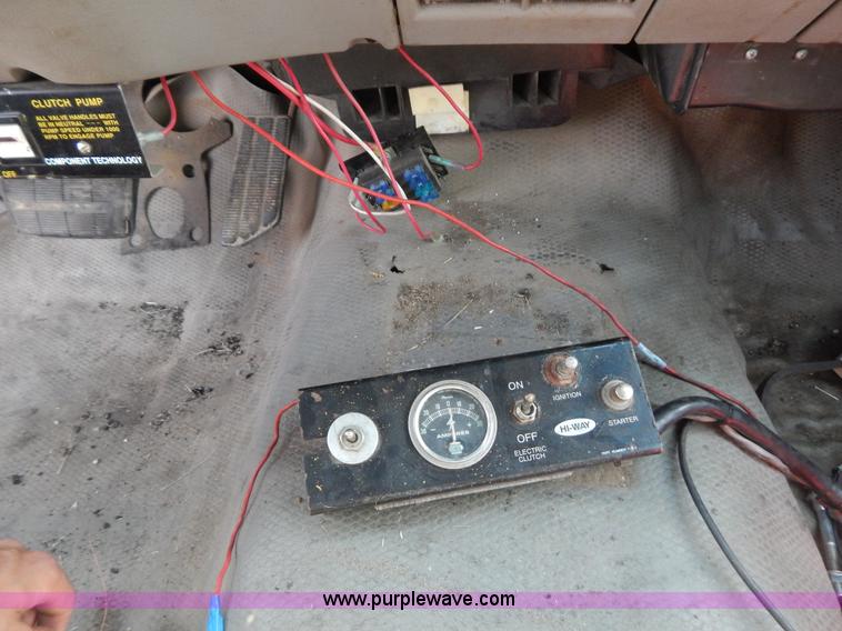 image for item G3301 2000 Chevrolet C3500 HD dump truck