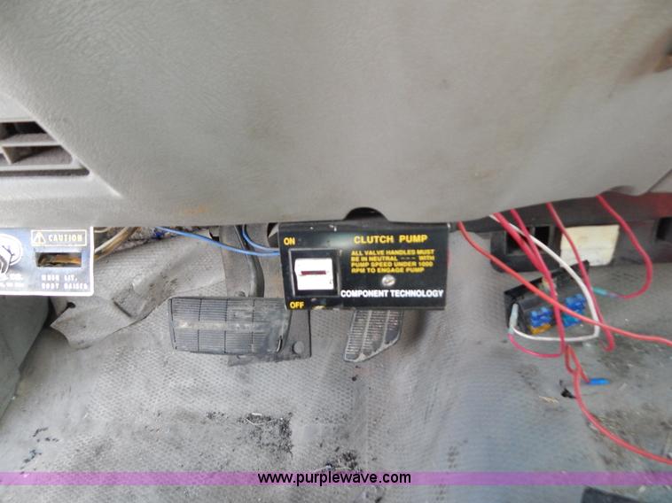 image for item G3301 2000 Chevrolet C3500 HD dump truck