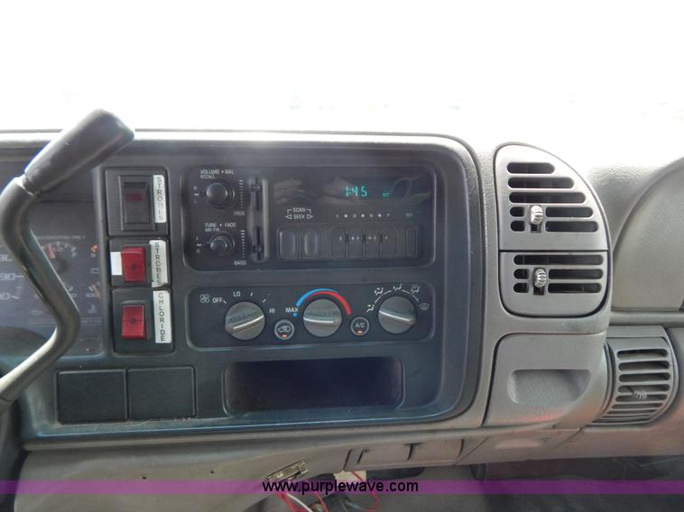 image for item G3301 2000 Chevrolet C3500 HD dump truck