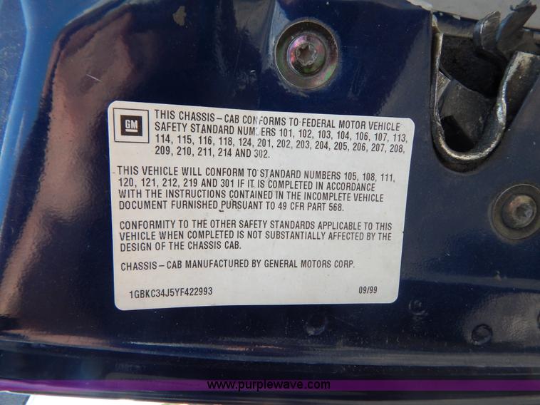 image for item G3301 2000 Chevrolet C3500 HD dump truck