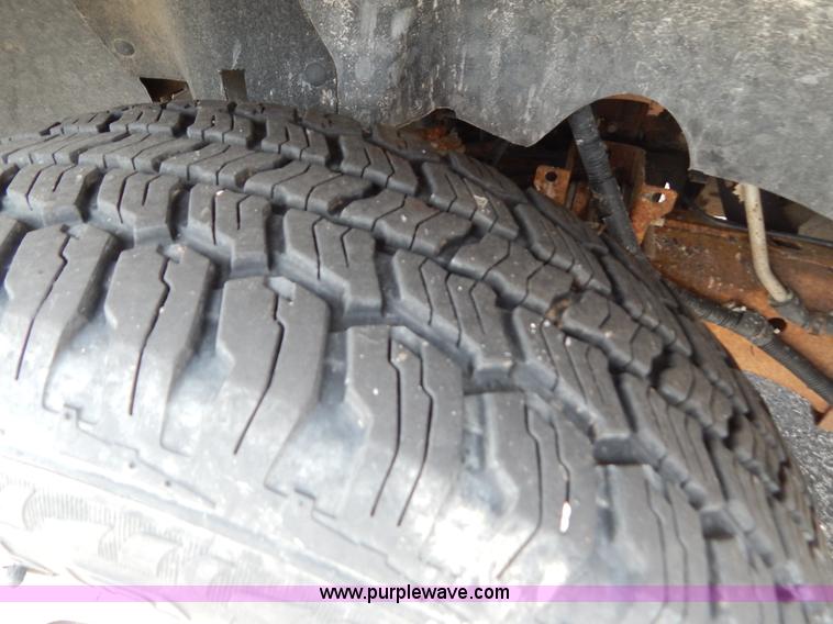 image for item G3302 2002 Ford F150 XL SuperCab pickup truck