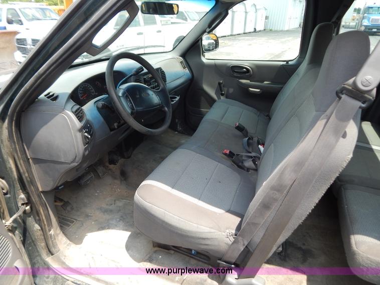 image for item G3302 2002 Ford F150 XL SuperCab pickup truck