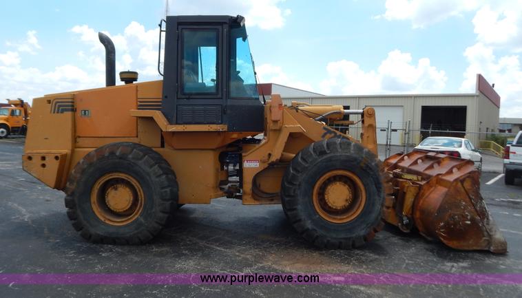 image for item G3303 1998 Case 721B wheel loader