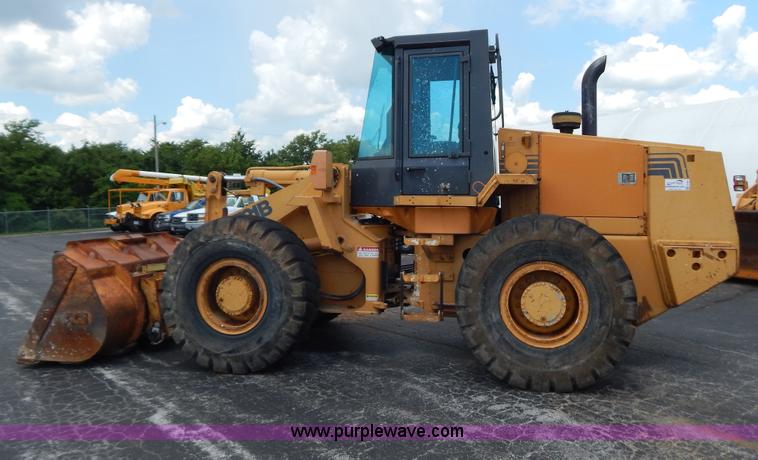 image for item G3303 1998 Case 721B wheel loader