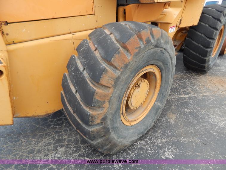 image for item G3303 1998 Case 721B wheel loader