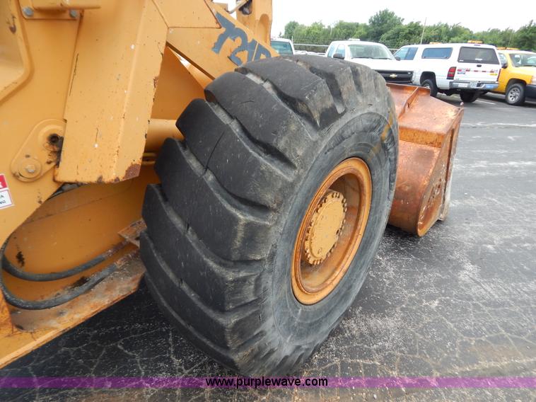 image for item G3303 1998 Case 721B wheel loader