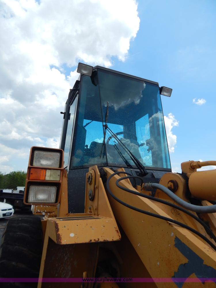 image for item G3303 1998 Case 721B wheel loader