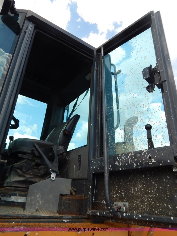 image for item G3303 1998 Case 721B wheel loader