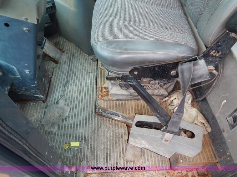 image for item G3303 1998 Case 721B wheel loader