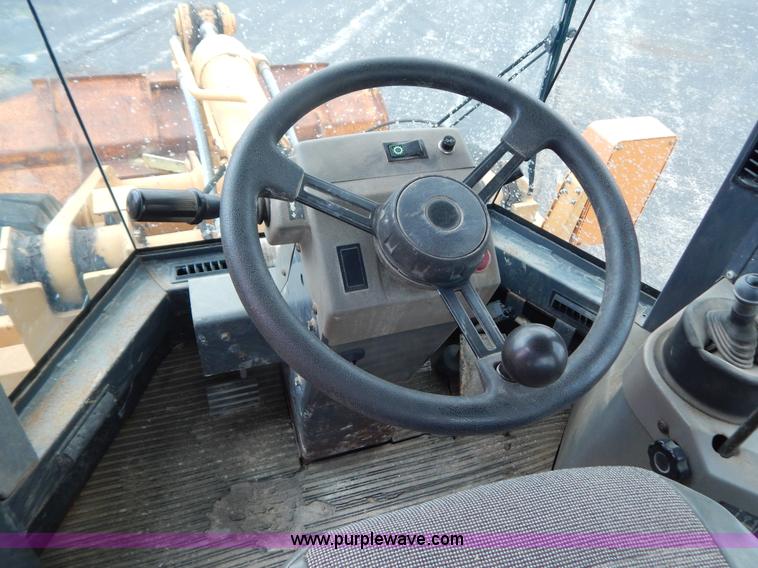 image for item G3303 1998 Case 721B wheel loader