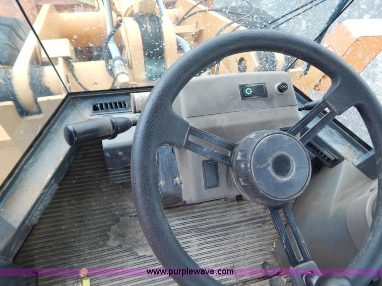 image for item G3303 1998 Case 721B wheel loader