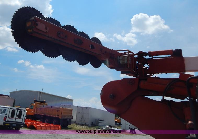 image for item G3306 2005 Timberland T600 Trimmer Jack articulated treeline trimmer