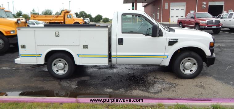 image for item G3337 2009 Ford F250 XL utility truck