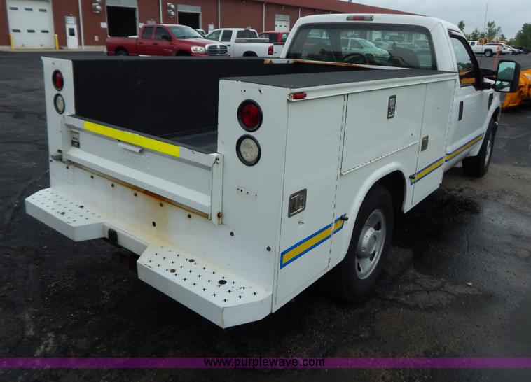image for item G3337 2009 Ford F250 XL utility truck