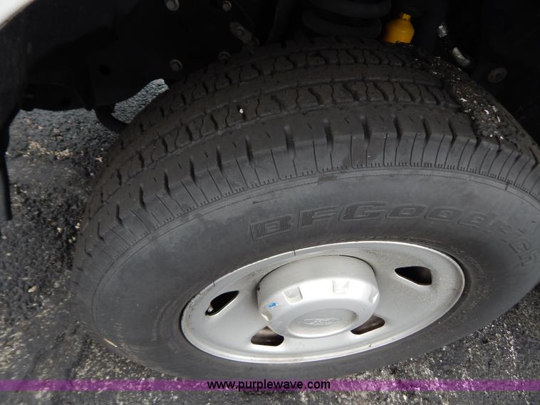 image for item G3337 2009 Ford F250 XL utility truck