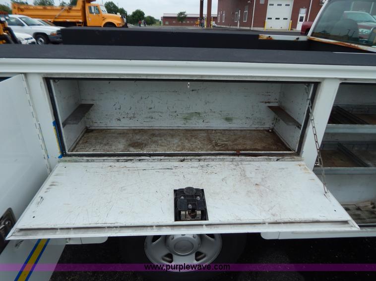 image for item G3337 2009 Ford F250 XL utility truck