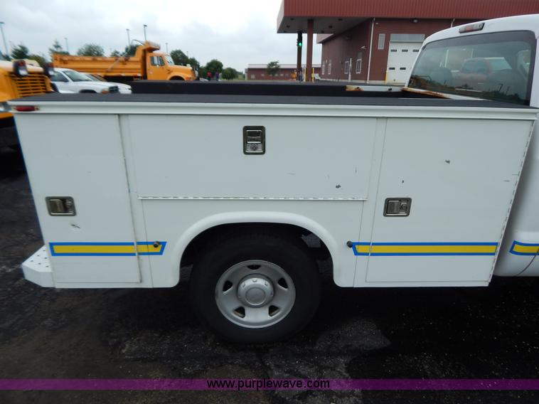 image for item G3337 2009 Ford F250 XL utility truck