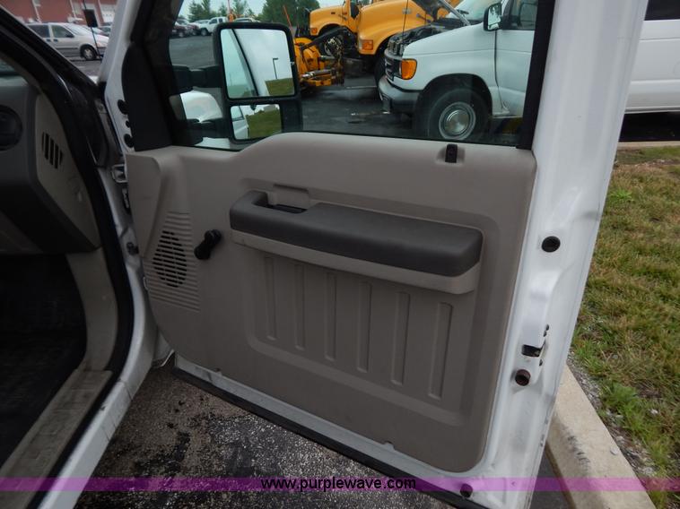 image for item G3337 2009 Ford F250 XL utility truck