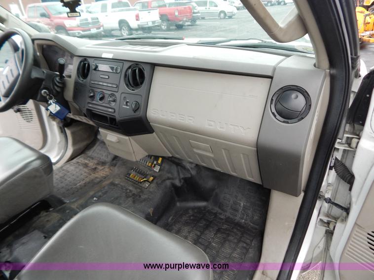 image for item G3337 2009 Ford F250 XL utility truck