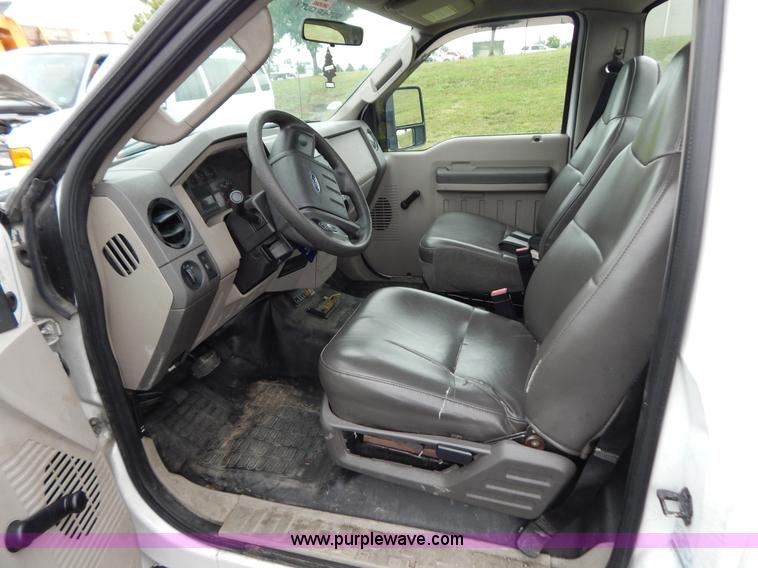 image for item G3337 2009 Ford F250 XL utility truck