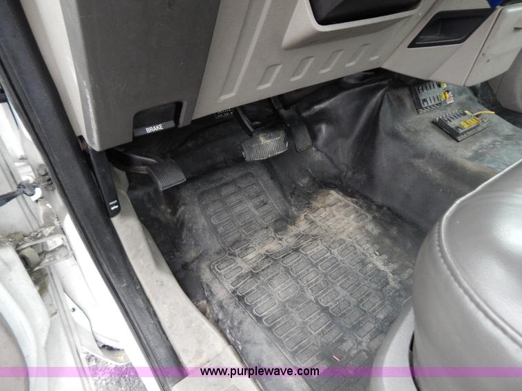 image for item G3337 2009 Ford F250 XL utility truck