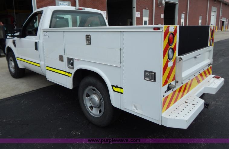 image for item G3338 2008 Ford F250 utility truck