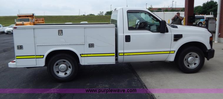 image for item G3338 2008 Ford F250 utility truck