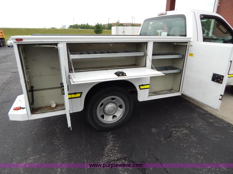 image for item G3338 2008 Ford F250 utility truck