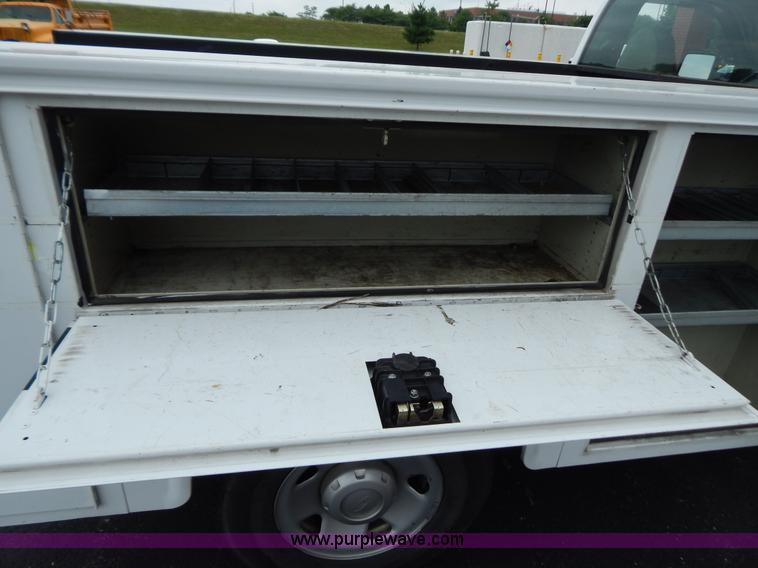 image for item G3338 2008 Ford F250 utility truck