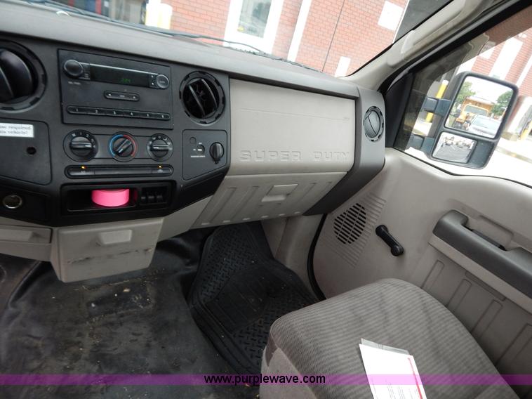 image for item G3338 2008 Ford F250 utility truck