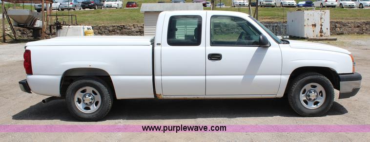 image for item G5311 2003 Chevrolet Silverado 1500 Extended Cab pickup truck