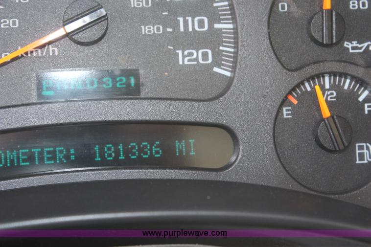 image for item G5311 2003 Chevrolet Silverado 1500 Extended Cab pickup truck