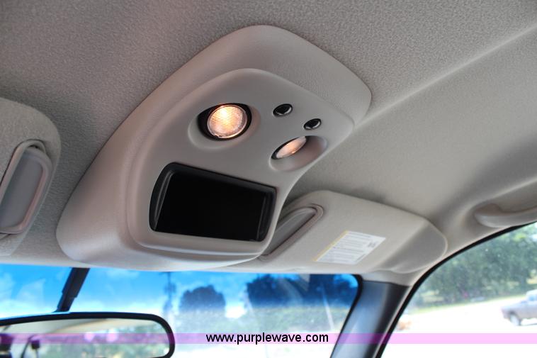 image for item G5311 2003 Chevrolet Silverado 1500 Extended Cab pickup truck