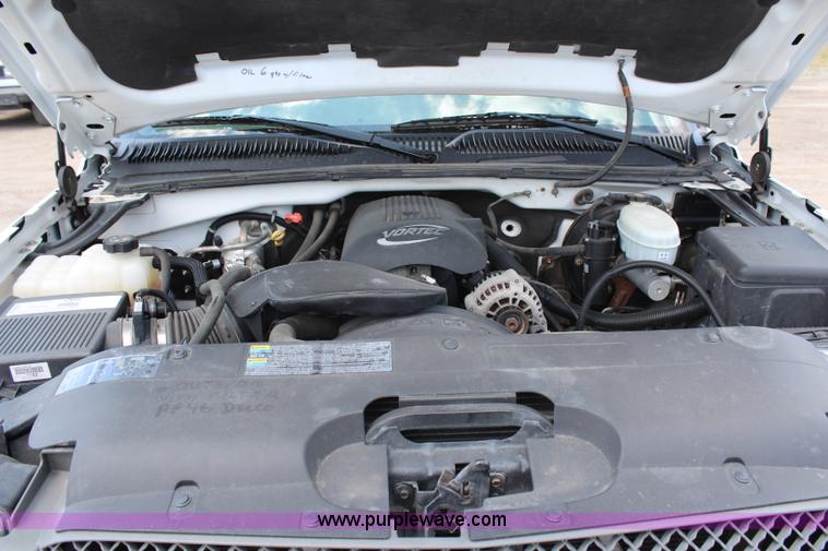 image for item G5311 2003 Chevrolet Silverado 1500 Extended Cab pickup truck