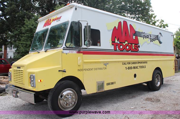 image for item G5388 1990 Grumman P30 step van