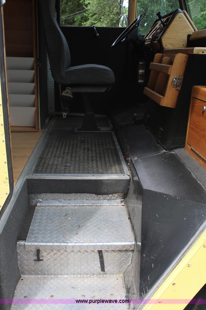 image for item G5388 1990 Grumman P30 step van