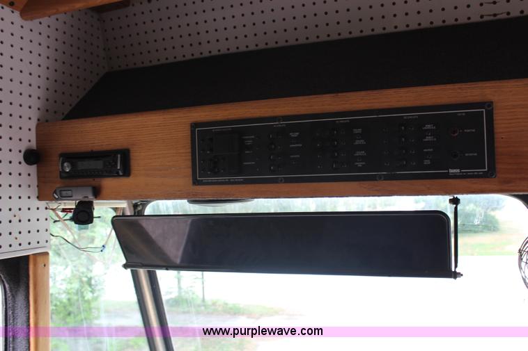 image for item G5388 1990 Grumman P30 step van