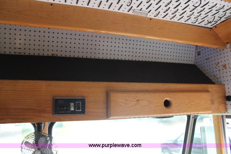 image for item G5388 1990 Grumman P30 step van