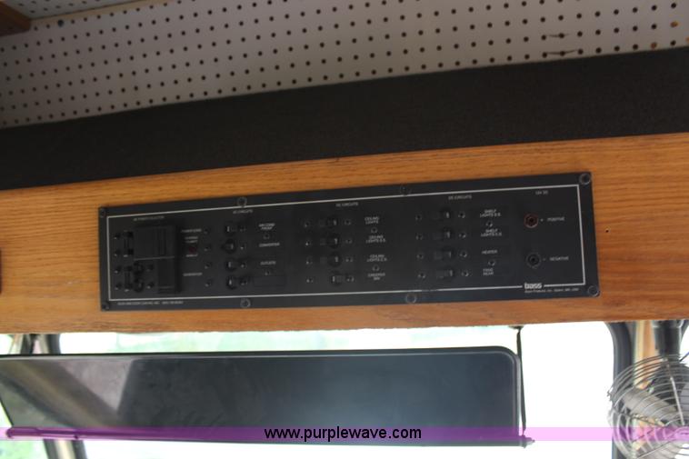 image for item G5388 1990 Grumman P30 step van