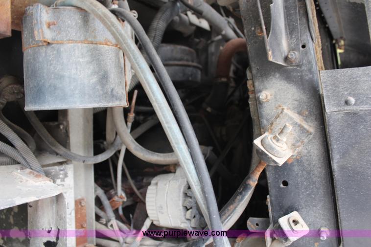 image for item G5388 1990 Grumman P30 step van